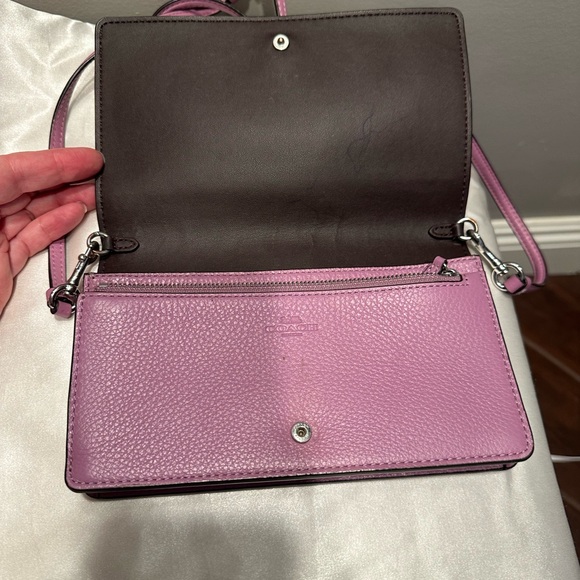Coach cross body purse used good condition - Picture 2 of 4